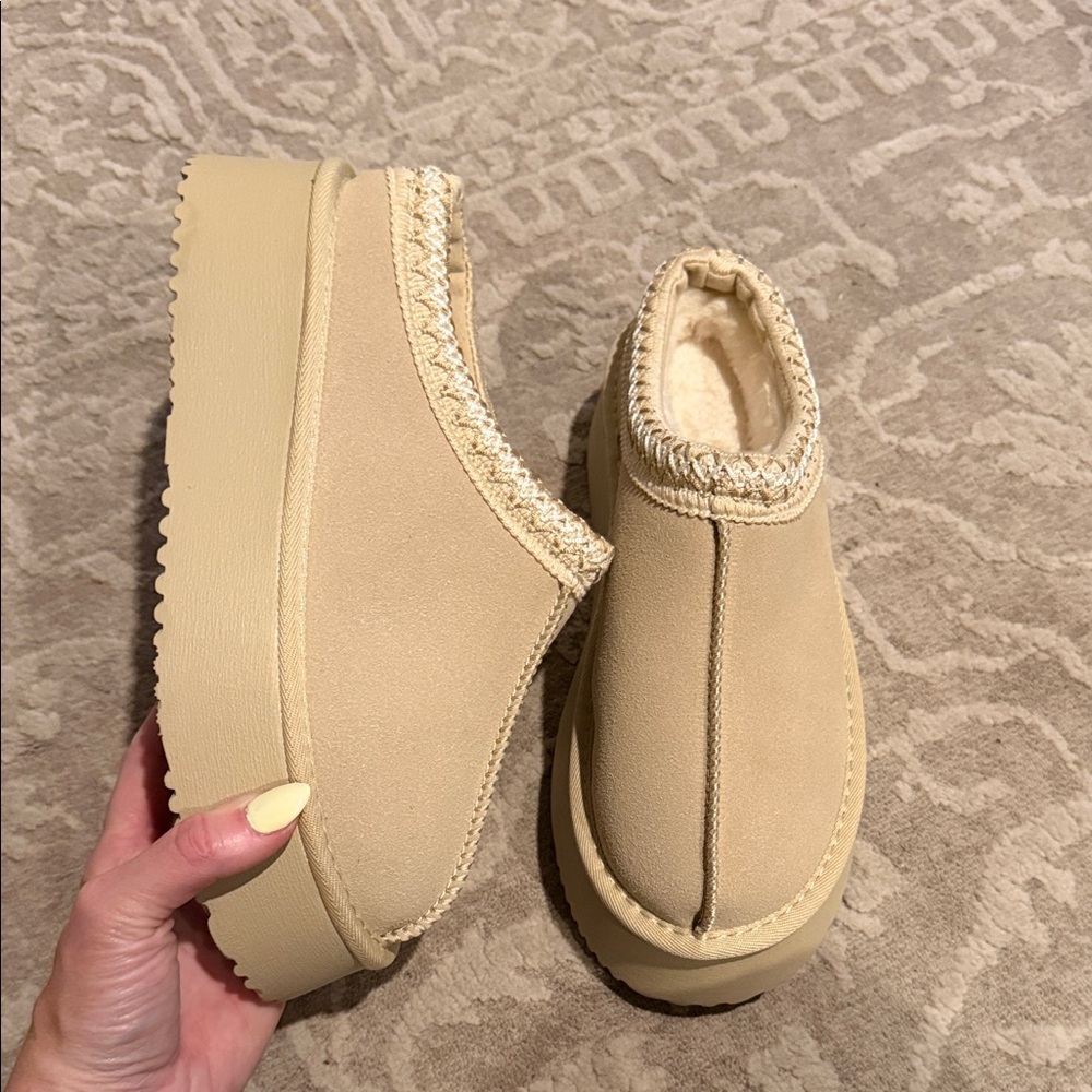 Amazon Women's Tan Platform Slip-On Clog Mules